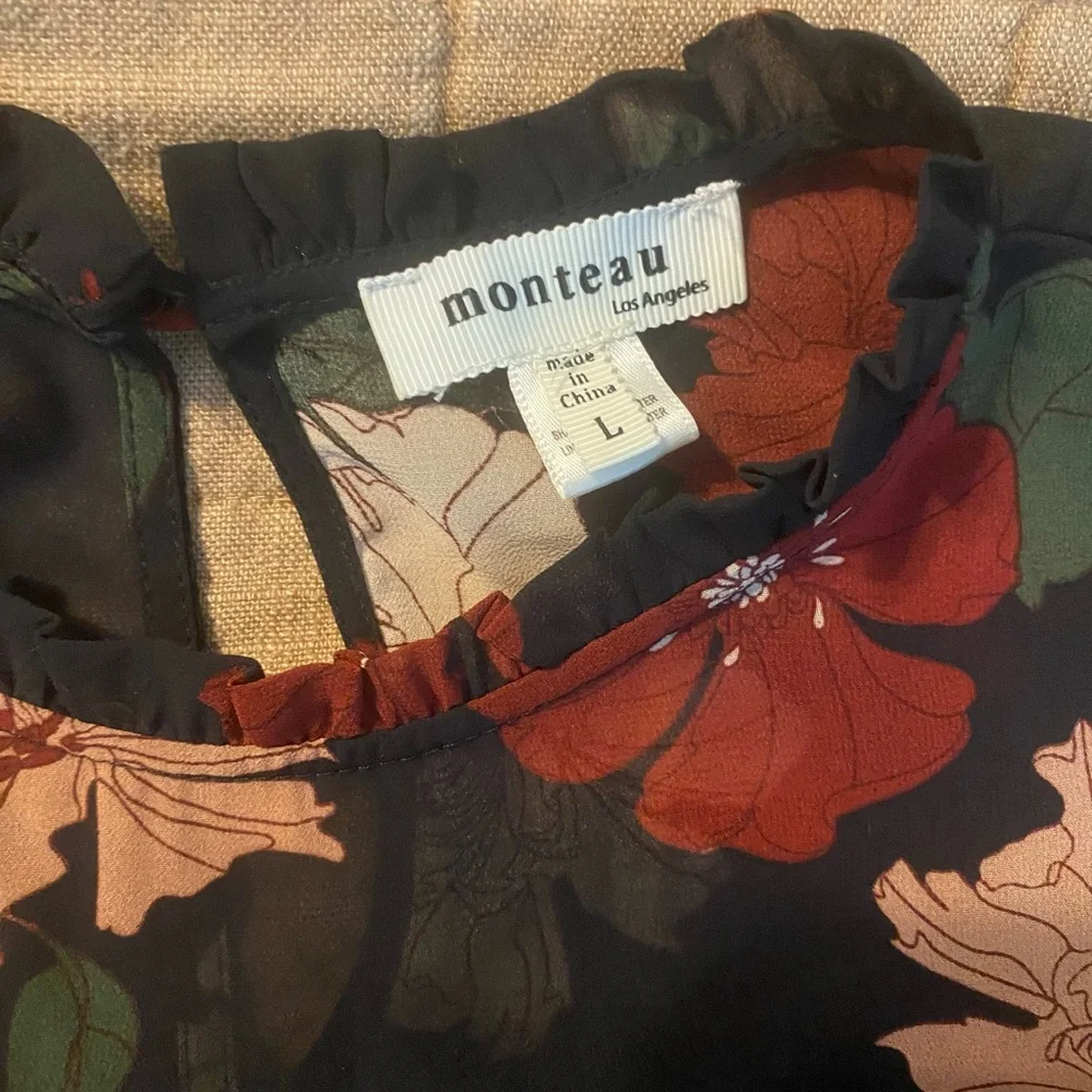 Monteau Black Floral Blouse - Picture 2 of 2